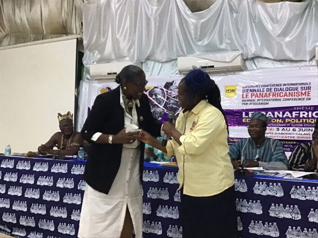 Dr. Scholar Present Gift